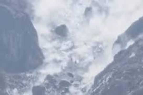 उत्तराखंड के बद्रीनाथ के पास कंचनगंगा क्षेत्र में हिमस्खलन, प्रशासन ने क्या बताया