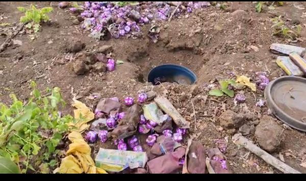 नक्सलियों ने ड्रम में छुपाया था सुतली बम, पुलिस ने किया निष्क्रिय