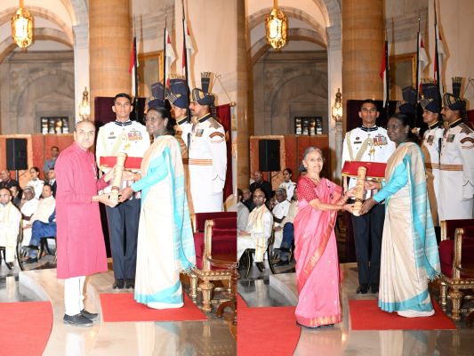 बस्तर की जनसेवा को राष्ट्रीय सम्मान : गोडबोले दंपत्ति ‘पद्म श्री’ से अलंकृत
