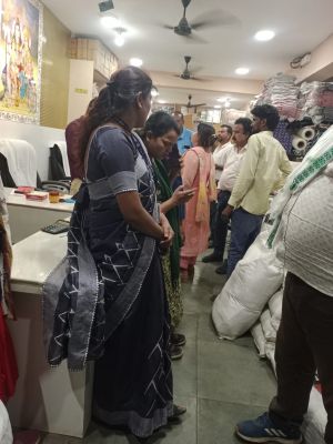 डुमरतराई थोक मंडी के जय अम्बे ट्रेडर्स से 25 किलो प्लास्टिक जप्त  