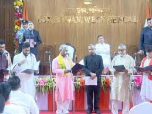 पश्चिम बंगाल मंत्रिमंडल का विस्तार, 35 विधायकों ने मंत्री पद की शपथ ली