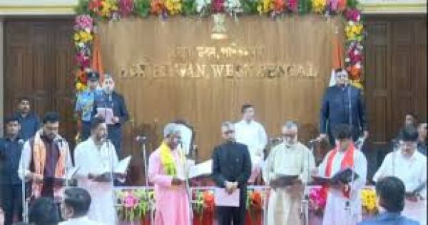बंगाल मंत्रिमंडल विस्तार: 35 विधायकों ने मंत्री पद की शपथ ली, बुधवार को विभागों का बंटवारा