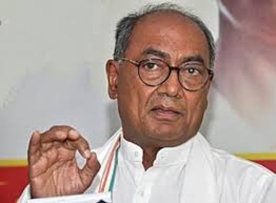 दिग्विजय ने प्रधानमंत्री को पत्र लिखा, प्रश्नपत्र लीक मामले पर श्वेत पत्र लाए जाने का आग्रह किया