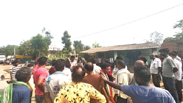 वाहन की टक्कर से युवक की मौत, चक्काजाम