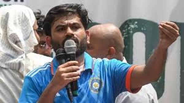 कॉकरोच जनता पार्टी क्या बड़े आंदोलन का रूप ले पाएगी, क्या कहते हैं विशेषज्ञ