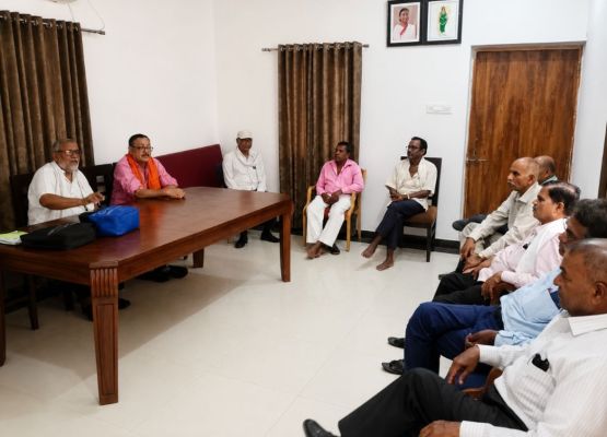 खरोरा में पेंशनर्स महासंघ की बैठक, संगठन विस्तार  पेंशनरों के हितों पर चर्चा