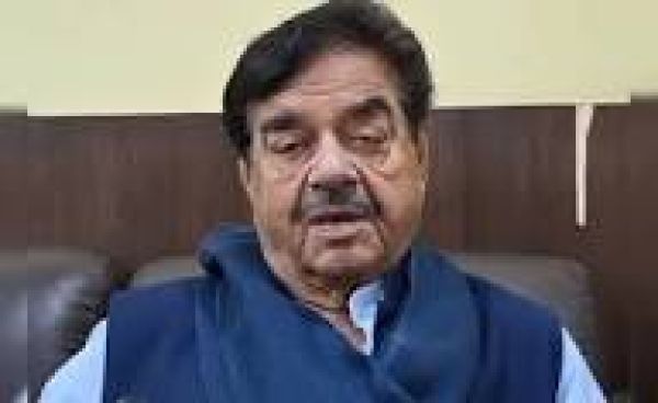 मैं मुश्किल समय में ममता बनर्जी का साथ नहीं छोड़ूंगा: तृणमूल कांग्रेस सांसद शत्रुघ्न सिन्हा