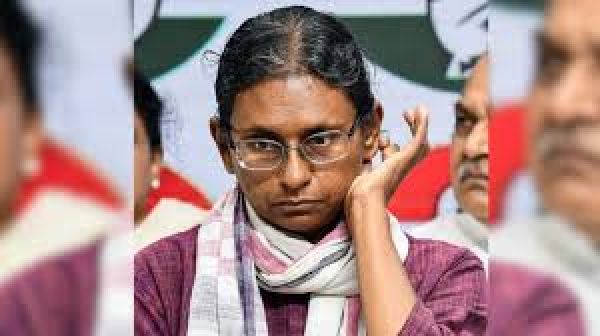 मीनाक्षी नटराजन का नामांकन रद्द किए जाने के ख़िलाफ़ कांग्रेस का दिल्ली में प्रदर्शन
