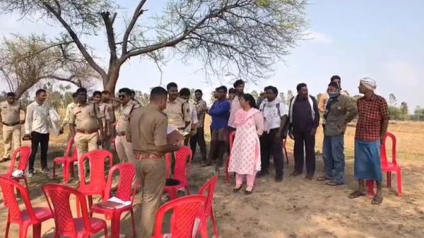 खर्वे में 5 दिन में 8 मौतें, दफन शवों को बाहर निकाल रहे
