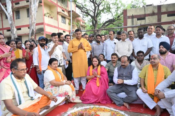 खम्हारडीह में 2500 किली क्षमता की टंकी निर्माण का भूमिपूजन 