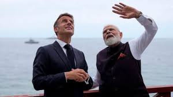 पीएम मोदी ने फ़्रांस में राष्ट्रपति इमैनुएल मैक्रों से मुलाक़ात की, इन मुद्दों पर हुई चर्चा