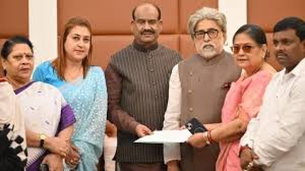 टीएमसी के बाग़ी सांसदों की ओम बिरला से मुलाक़ात, नेशनलिस्ट सिटिज़न्स पार्टी में विलय की कही बात