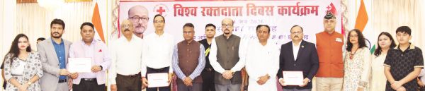 स्वैच्छिक रक्तदान और निरंतर सामुदायिक कल्याण के लिए एचएनएलयू को डेका द्वारा साइटेशन ऑफ ऑनर