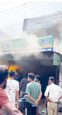 कपड़ा दुकान में लगी आग, सामान खाक
