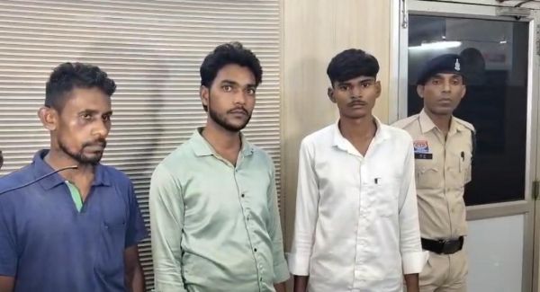 पौने 7 लाख के 13 किलो से अधिक गांजे के साथ 3 गिरफ्तार 