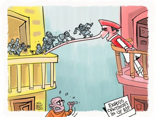 कार्टूनिस्ट मीका अजीज़