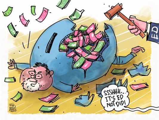 कार्टूनिस्ट मीका अजीज़