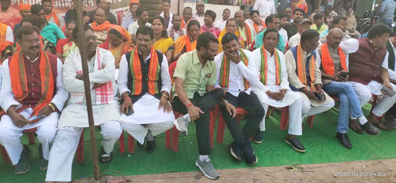  भाजपा ने प्रदेश सरकार के खिलाफ दिया धरना