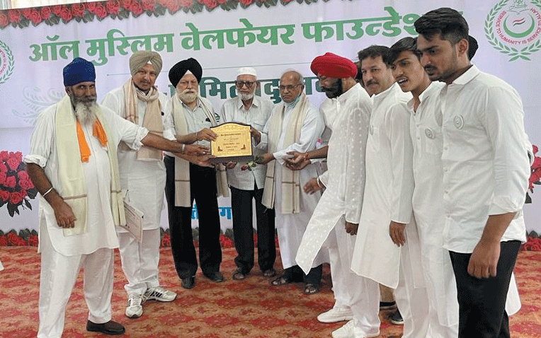 मुस्लिम समाज ने दिया मानव सेवा और कौमी एकता का संदेश