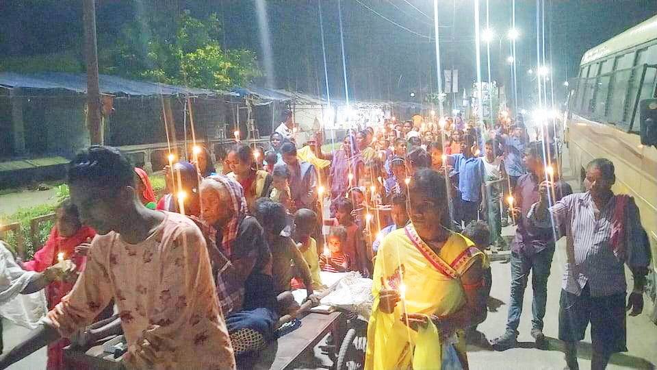 श्रद्धांजलि देने उमड़ा अटल आवास