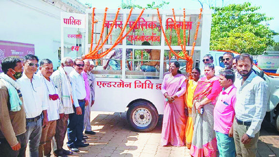 मेयर ने किया स्वर्गरथ का उद्घाटन