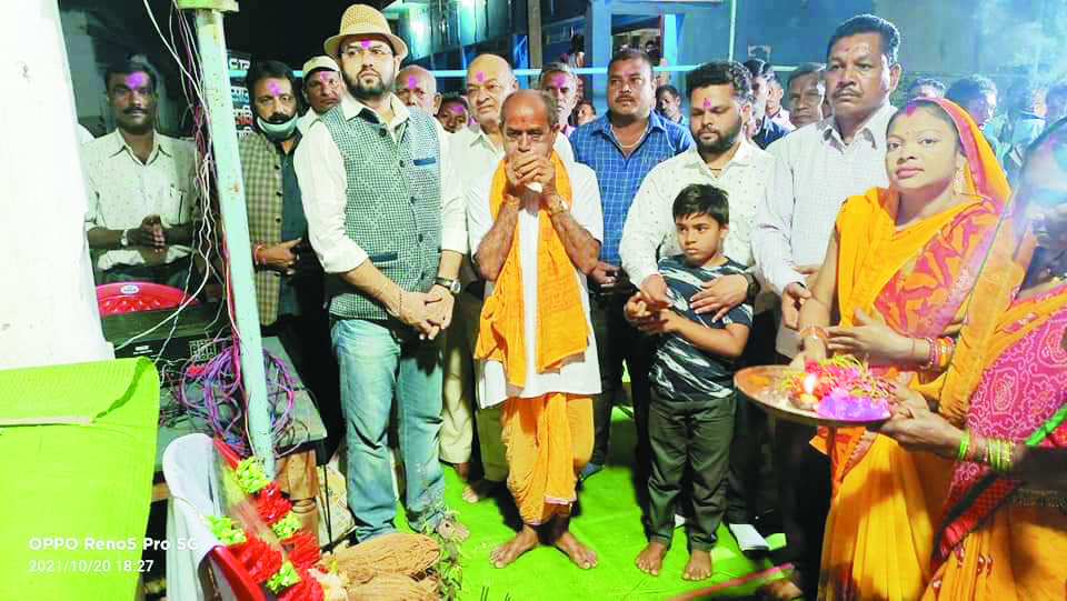 हाथियों के भय से पढ़ाई छोड़ रहीं बेटियां, पासिद में हाईस्कूल खुलवाने अग्नि से मिलीं हाथियों के भय से पढ़ाई छोड़ रहीं बेटियां, पासिद में हाईस्कूल खुलवाने अग्नि से मिलीं
