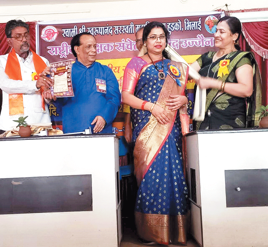 देवनागरी की सफलता और संभावनाएं तथा महिला सशक्तिकरण और शिक्षा की अनिवार्यता पर राष्ट्रीय शोध संगोष्ठी देवनागरी की सफलता और संभावनाएं तथा महिला सशक्तिकरण और शिक्षा की अनिवार्यता पर राष्ट्रीय शोध संगोष्ठी