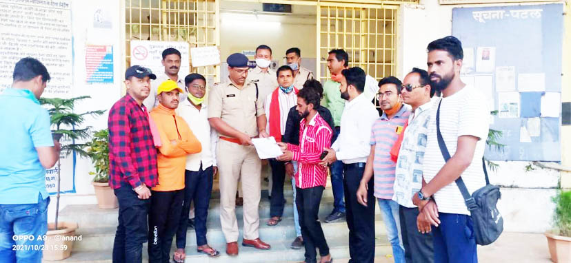 देवी-देवताओं के चित्र वाले पटाखा बेचते मिले, तो लाइसेंस निरस्त
