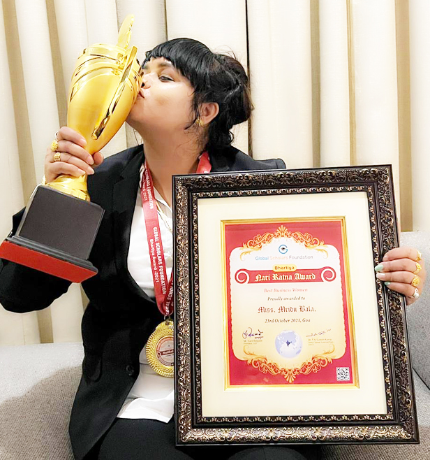 कोरोना से पति की मौत, परिवार को संभाला