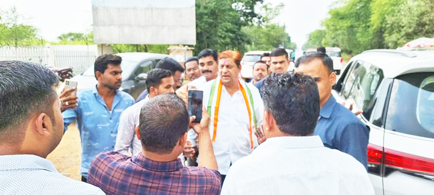 कवर्धा के गली-मोहल्लों में अकबर का भव्य स्वागत