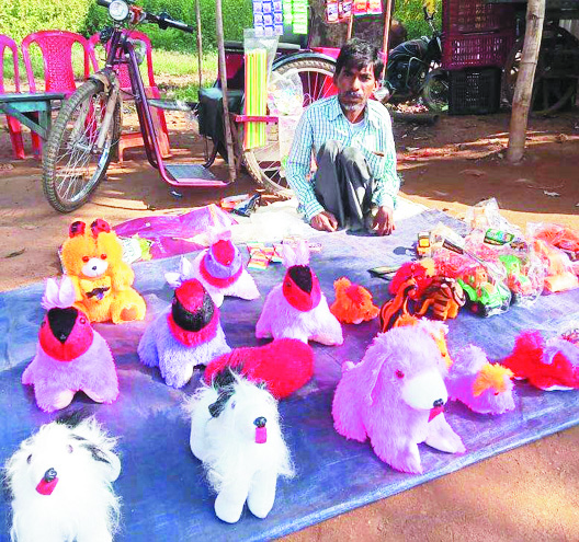नारायण को मिली मोटराईज्ड ट्रायसायकल, आजीविका गतिविधियों में बनी सहारा नारायण को मिली मोटराईज्ड ट्रायसायकल, आजीविका गतिविधियों में बनी सहारा
