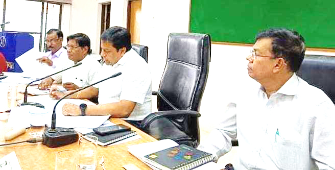 समय पर कार्य पूरा न करने वाले पंचायतों को नोटिस समय पर कार्य पूरा न करने वाले पंचायतों को नोटिस