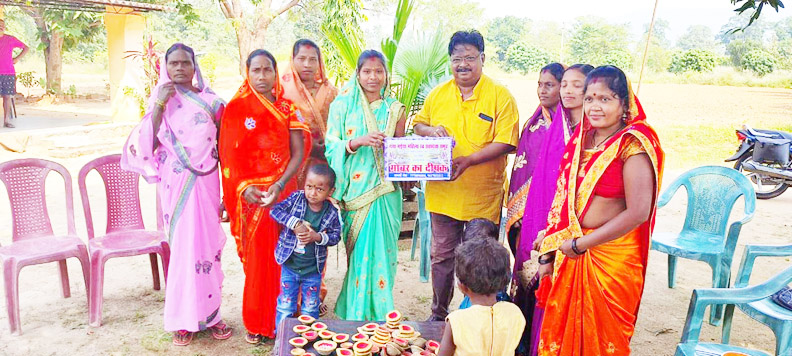 समूह की महिलाएं अब स्वावलंबन की ओर बढ़ रही हैं- मिंज