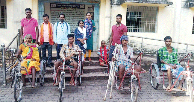 अतिसंवेदनशील कड़ेनार के 4 का एक दिन में बना दिव्यांगता प्रमाण पत्र, मिली ट्रायसाईकिल अतिसंवेदनशील कड़ेनार के 4 का एक दिन में बना दिव्यांगता प्रमाण पत्र, मिली ट्रायसाईकिल