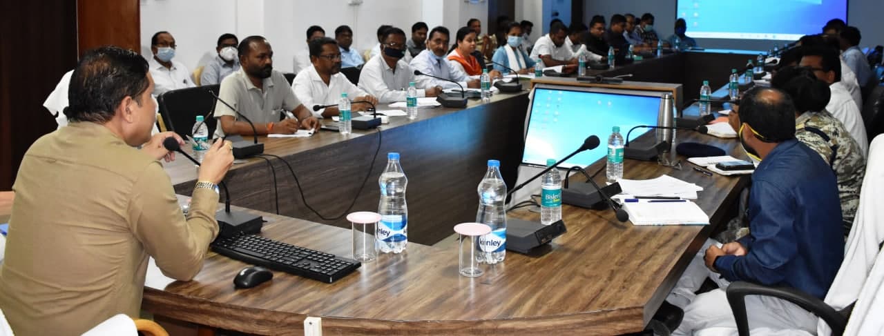 अवकाश के दिनों में भी कोरोना टेस्टिंग करने के निर्देश अवकाश के दिनों में भी कोरोना टेस्टिंग करने के निर्देश