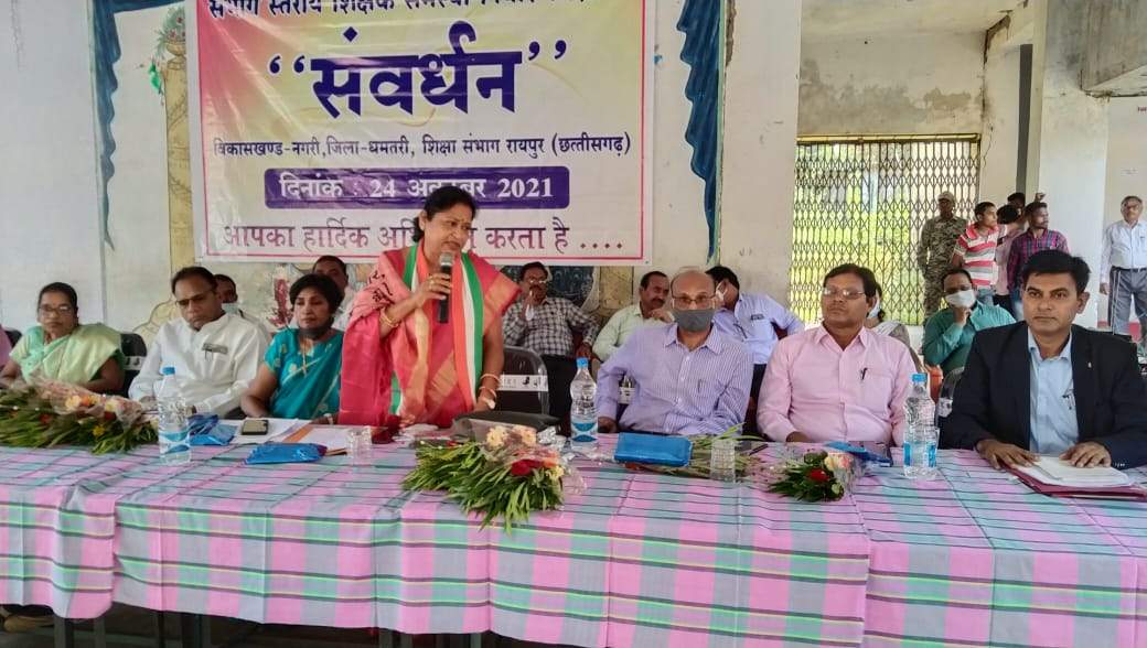 संवर्धन शिविर में शिक्षकों के 233 आवेदनों का निराकरण