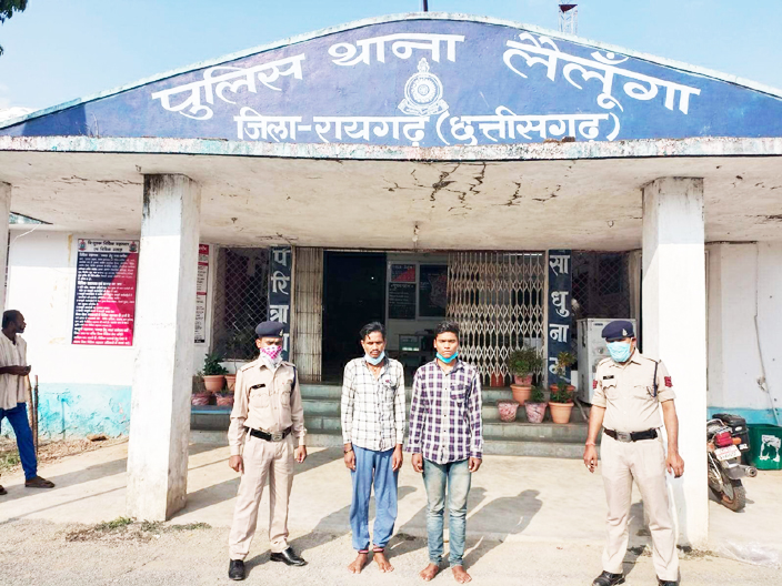 दुकानों व मकानों में चोरी, 2 पकड़ाए, एक नाबालिग की तलाश