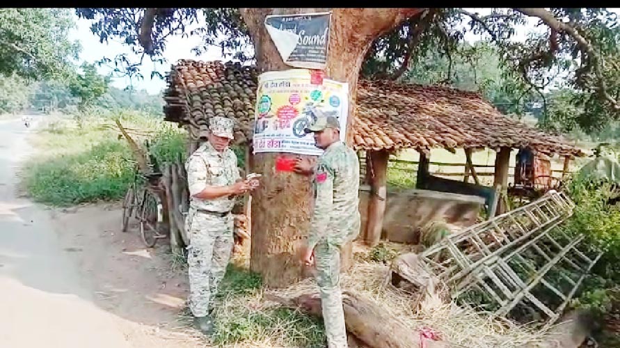 सडक़ दुर्घटनाओं को रोकने सडक़ मार्ग पर पुलिस ने लगाये रेडियम  