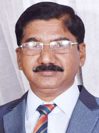 कॉलेज प्राचार्य खुदकुशी, कुछ के हुए बयान,  पुलिस को अब परिजनों का इंतजार