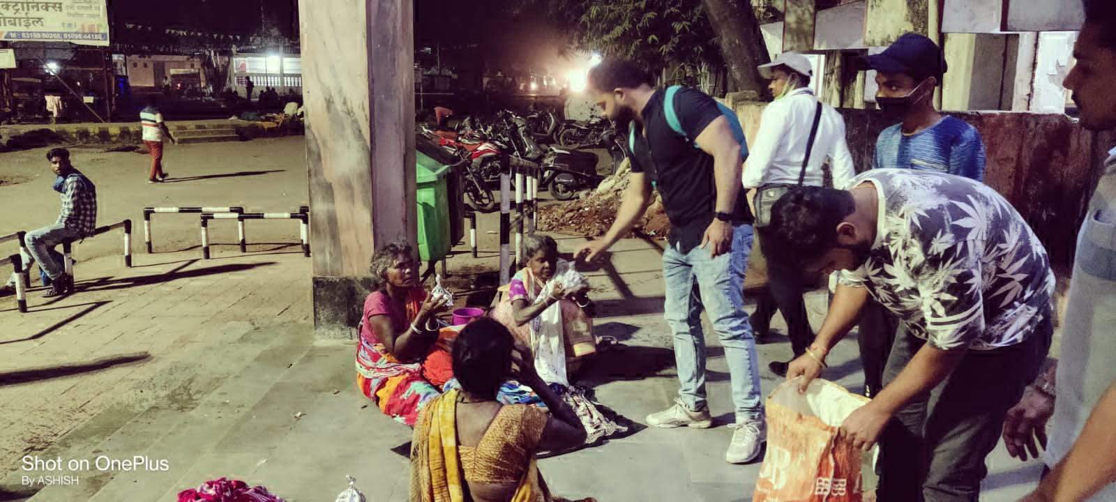 किसी आयोजन का बच गया हो खाना तो हमें बताएं...