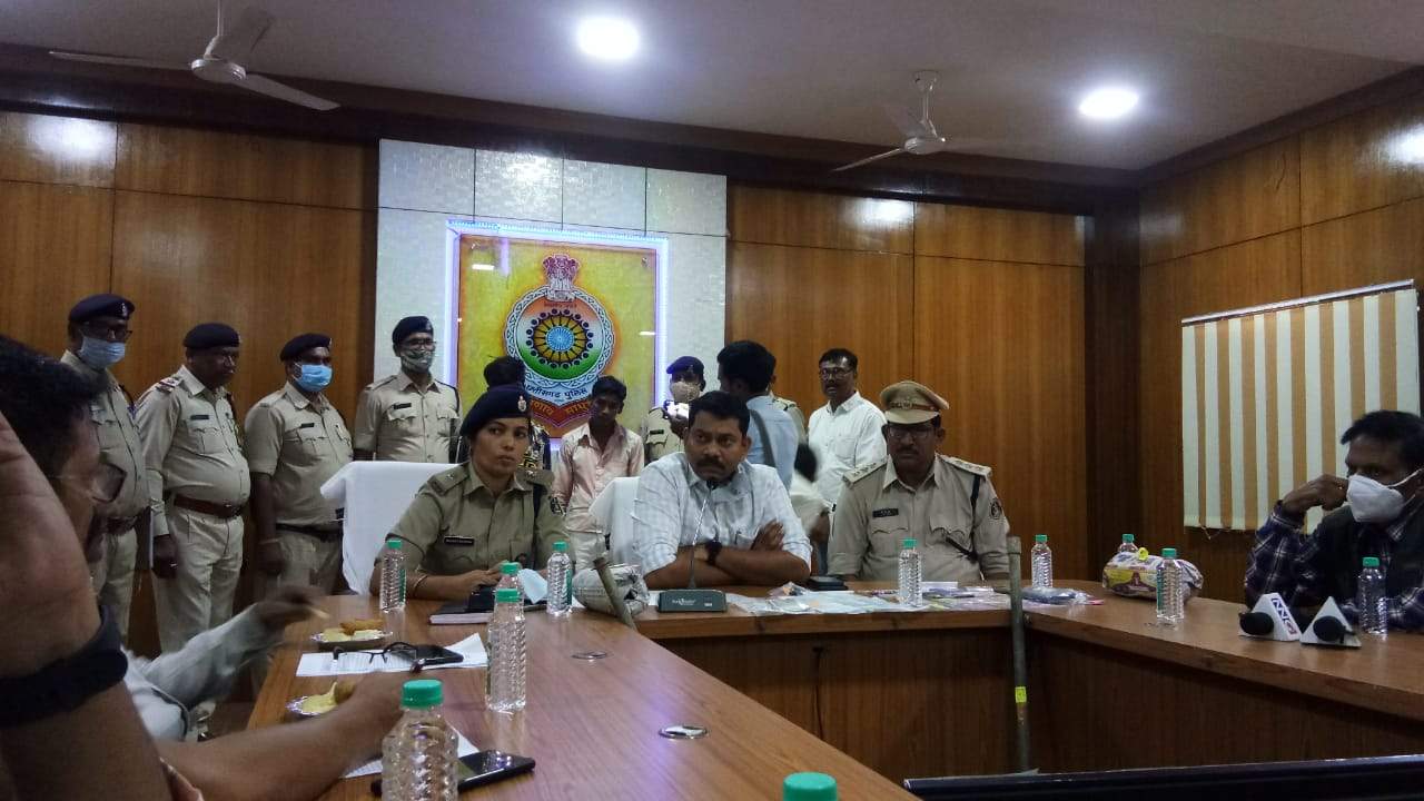  मजदूरी नहीं मिलने पर नौकर और साथी ने की थी किसान दंपत्ति की हत्या