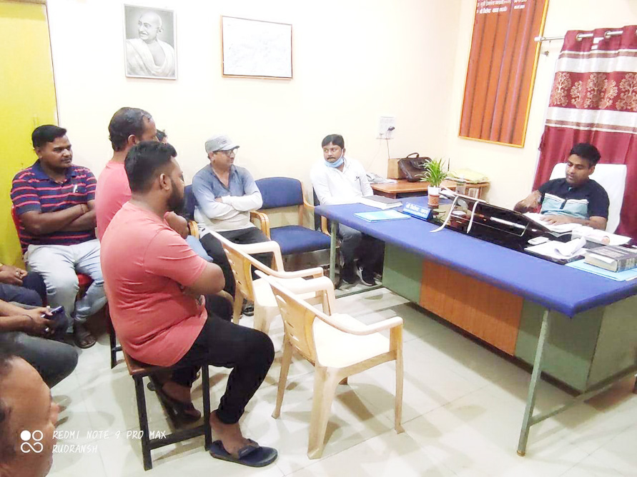 बिना लाइसेंस पटाखे बेचने वाले पर होगी कार्रवाई बिना लाइसेंस पटाखे बेचने वाले पर होगी कार्रवाई