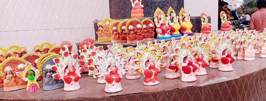 दीपावली बाजार सजकर तैयार दीपावली बाजार सजकर तैयार