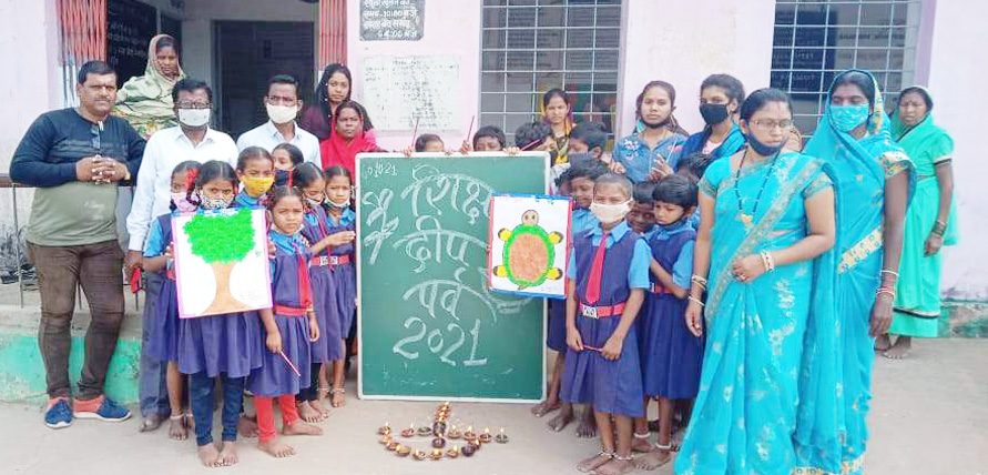 शिक्षा वह दीपक है, जो संकट के अंधकार को दूर करता है