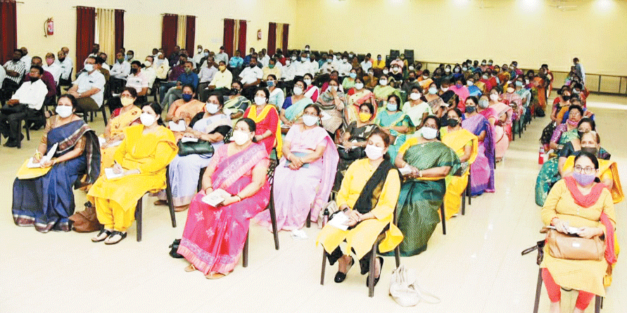 कोरोना से पढ़ाई प्रभावित, अतिरिक्त प्रयास करें ताकि बच्चे पूरी तरह रिकवर कर सकें