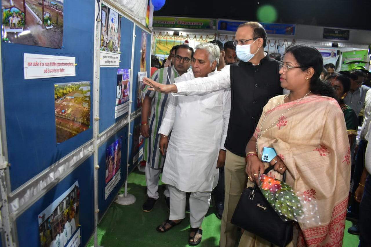 राज्योत्सव : स्टॉल को नागरिकों का मिला अच्छा प्रतिसाद