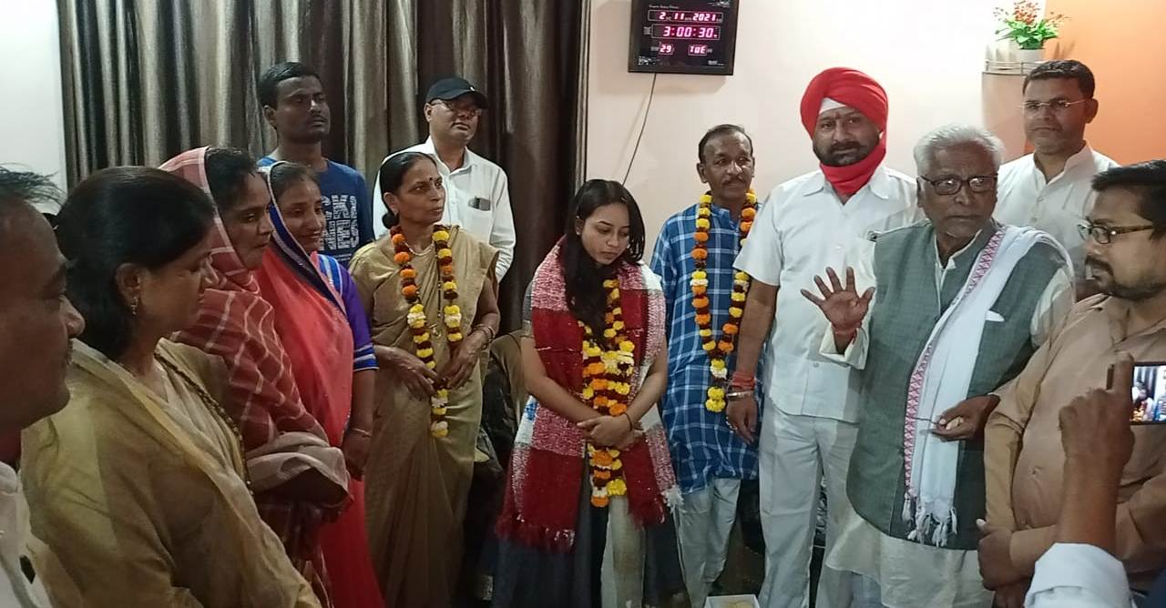 शहर की बेटी आस्था ने संस्कारधानी को किया गौरवान्वित- कुलबीर शहर की बेटी आस्था ने संस्कारधानी को किया गौरवान्वित- कुलबीर