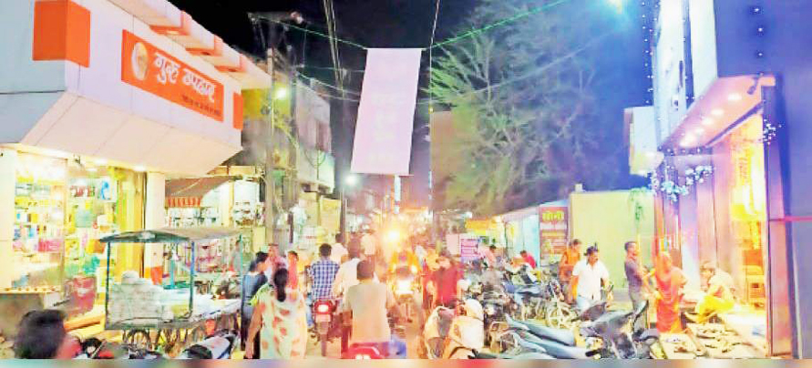 धनतेरस पर बाजार में रौनक, करोड़ों का कारोबार धनतेरस पर बाजार में रौनक, करोड़ों का कारोबार