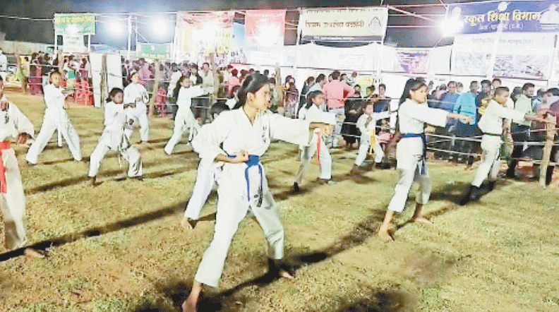 कराते खिलाडिय़ों ने आत्मरक्षा के बताए गुर कराते खिलाडिय़ों ने आत्मरक्षा के बताए गुर