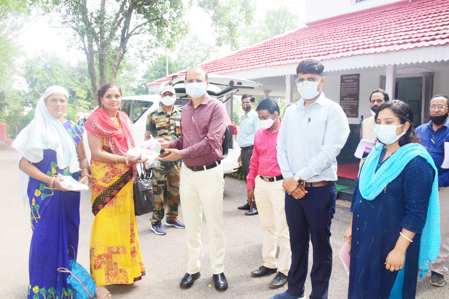 100 फीसदी बैठक क्षमता के साथ सिनेमा हॉल संचालन की अनुमति 100 फीसदी बैठक क्षमता के साथ सिनेमा हॉल संचालन की अनुमति